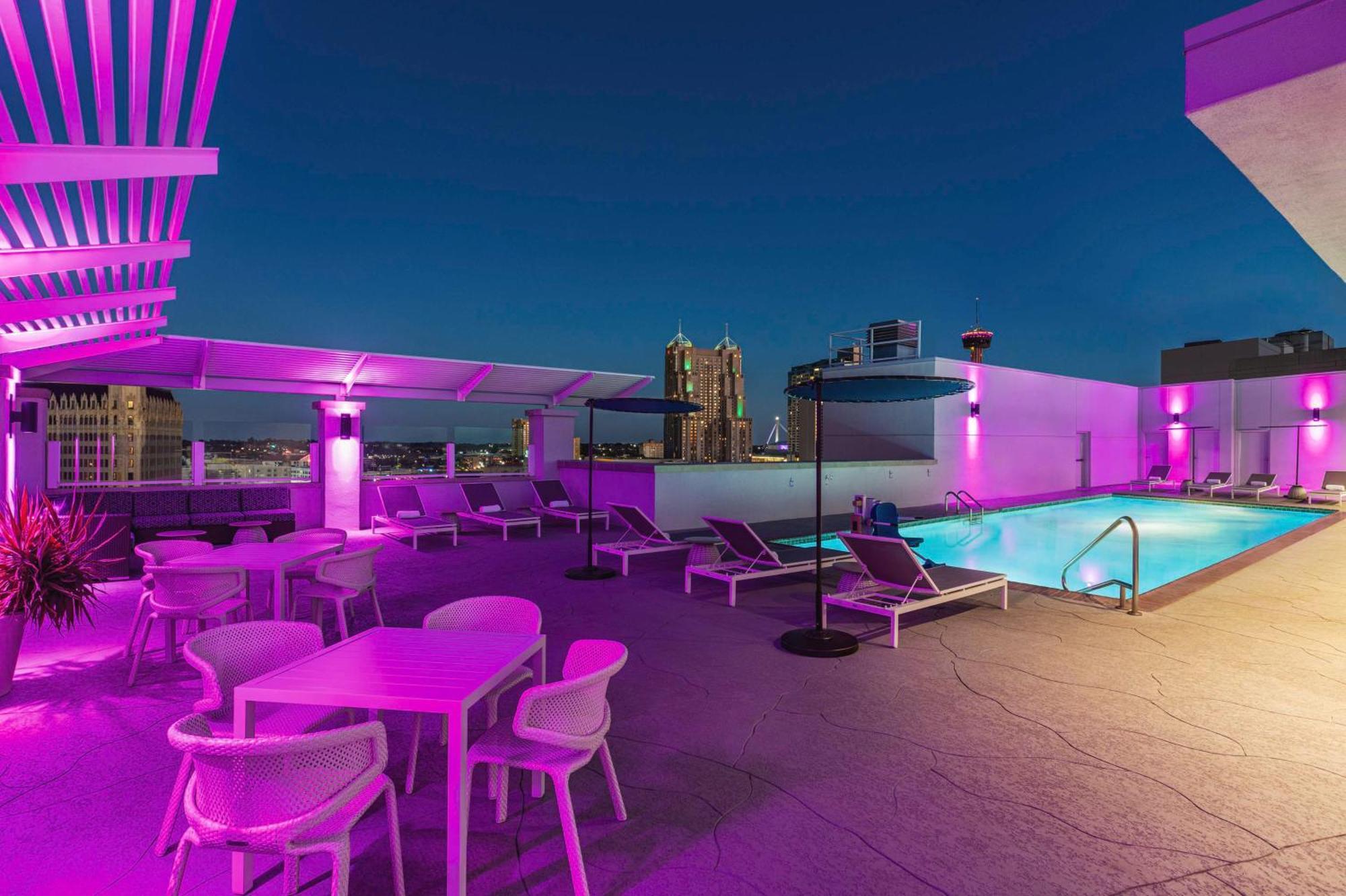 Hilton Garden Inn San Antonio Downtown Riverwalk מראה חיצוני תמונה