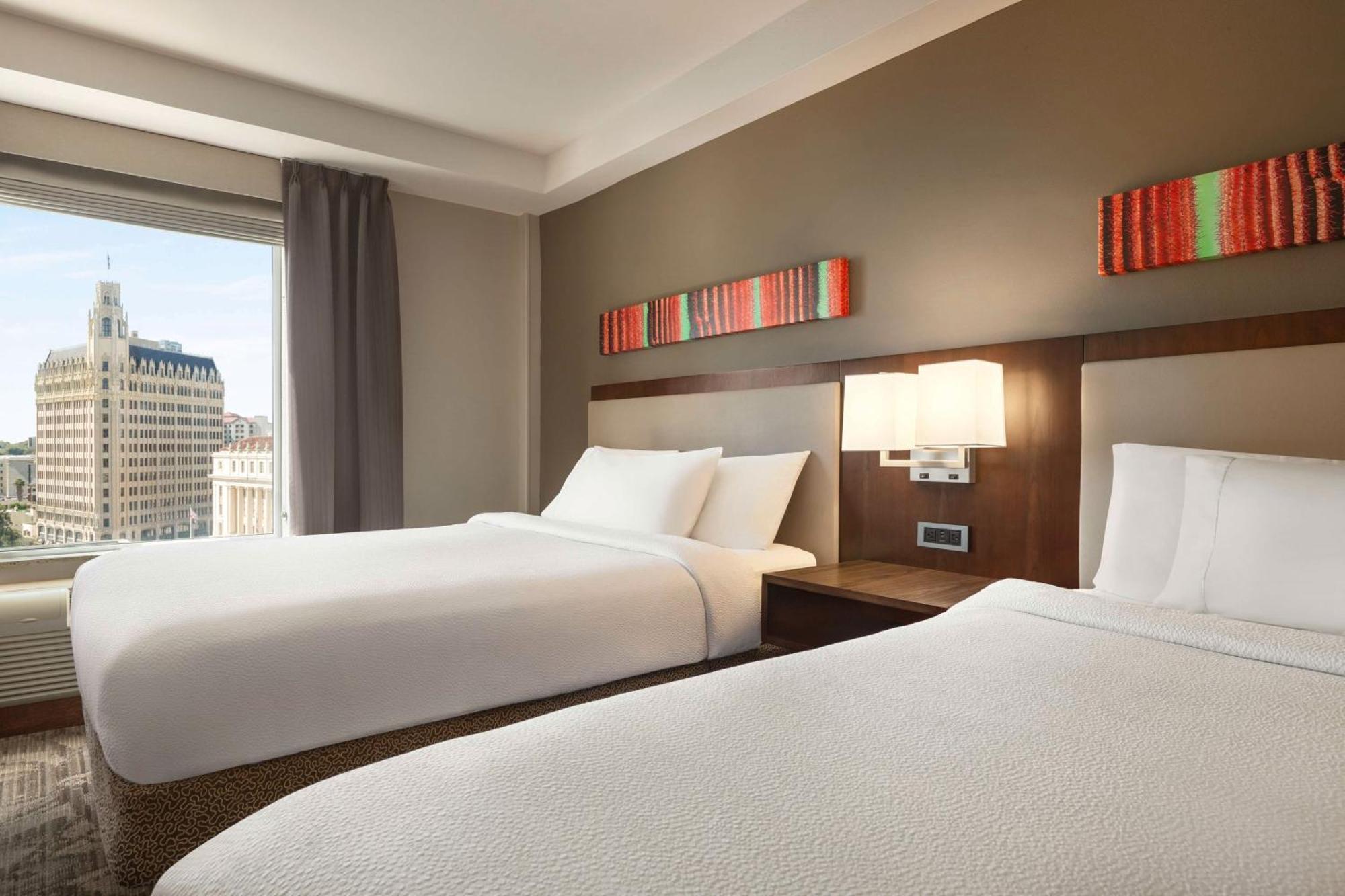 Hilton Garden Inn San Antonio Downtown Riverwalk מראה חיצוני תמונה