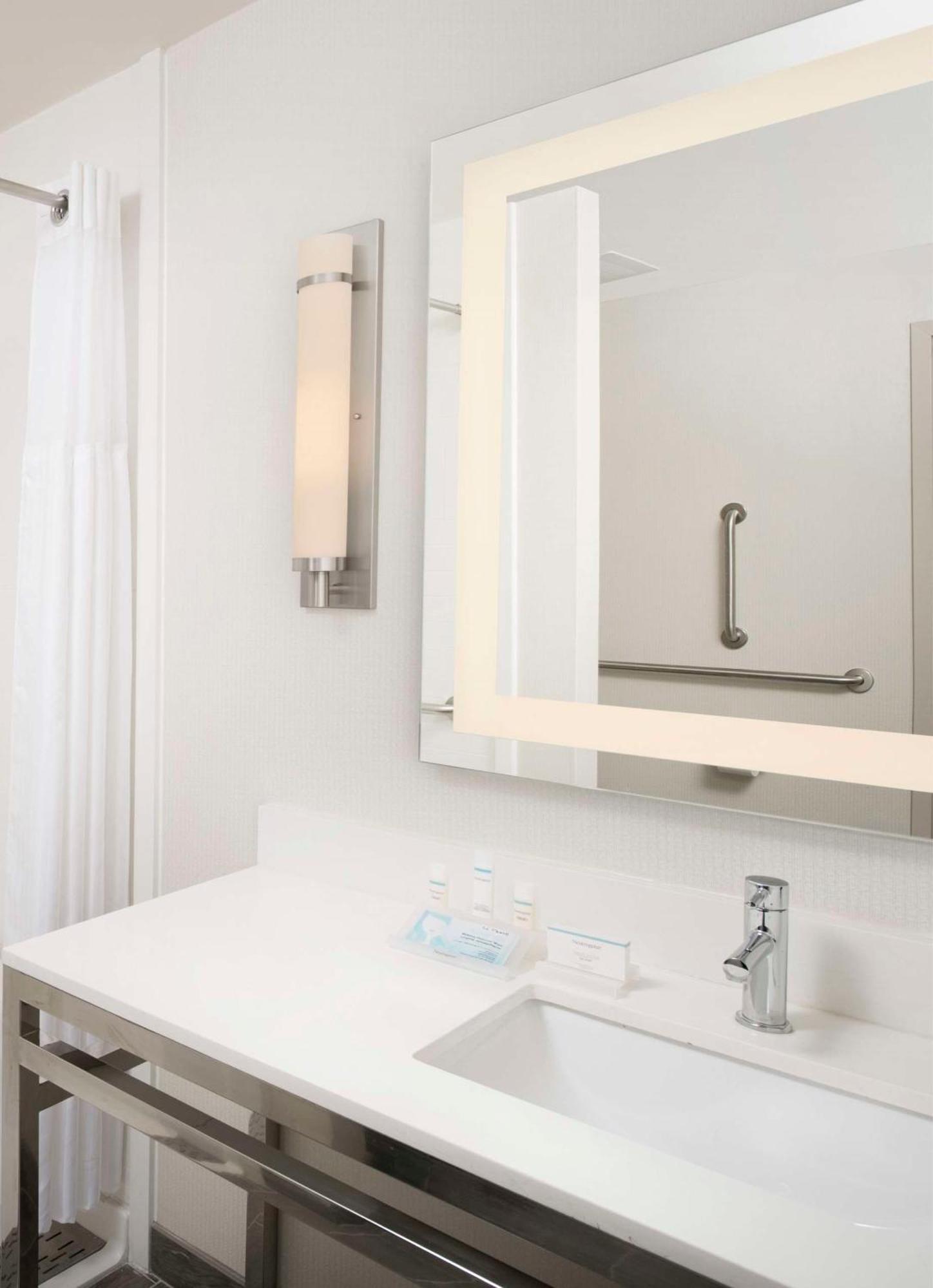Hilton Garden Inn San Antonio Downtown Riverwalk מראה חיצוני תמונה